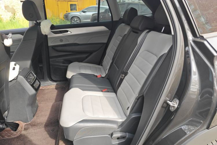 Used Volkswagen Tavendor 2024 330TSI Luxury Touring - All-Inclusive Edition Left Rear Seat