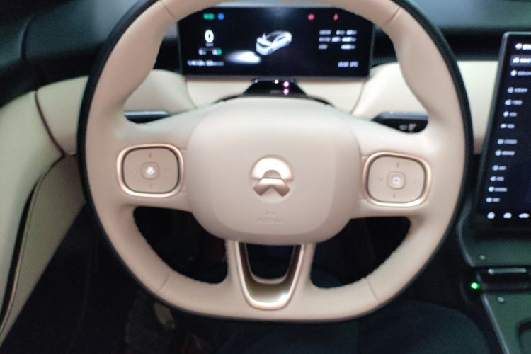 Used Nio ET5 2024 75 kWh Steering Wheel