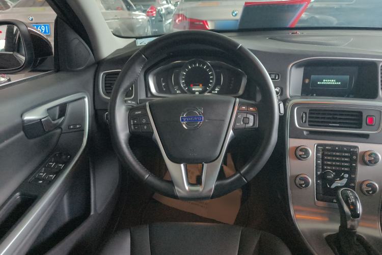 Used Volvo S60 2017 S60L T4 Smart Range Edition Steering Wheel