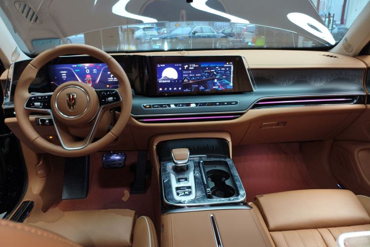 Used Hongqi H9 2025 Model Facelifted 2.0T Two-Wheel Drive Flag-Style Luxury Business Edition, 5 Seats
