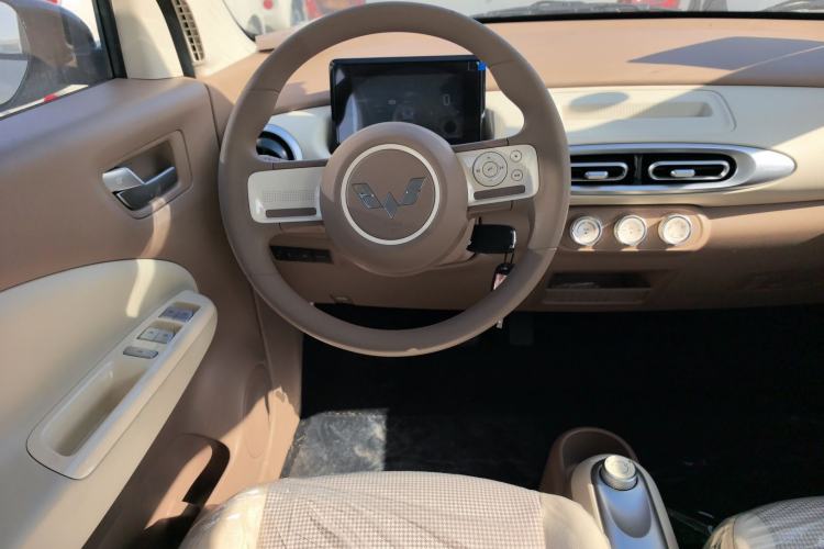Used Wuling Hongguang MINIEV 2025 Four-Door Version Advanced Edition Steering Wheel