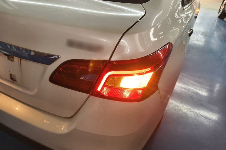 Used Nissan Sylphy 2021 Classic 1.6XE CVT Comfort Edition Exterior 3