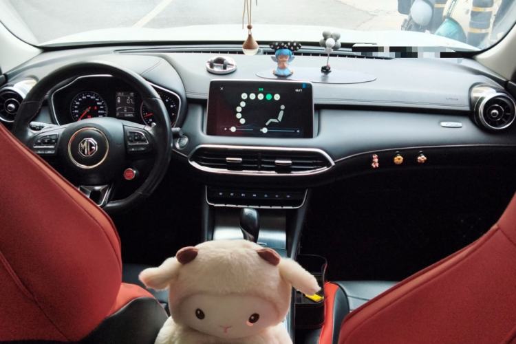 Used MG HS 2019 20T Automatic Two-Wheel Drive Trophy Super Sport Version China VI Standard Center Console