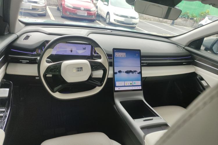 Used Geely Galaxy L6 2023 125km Starship Center Console