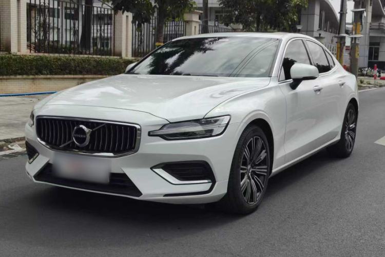 Used Volvo S60 2022 B4 Zhiyuan Luxury Edition