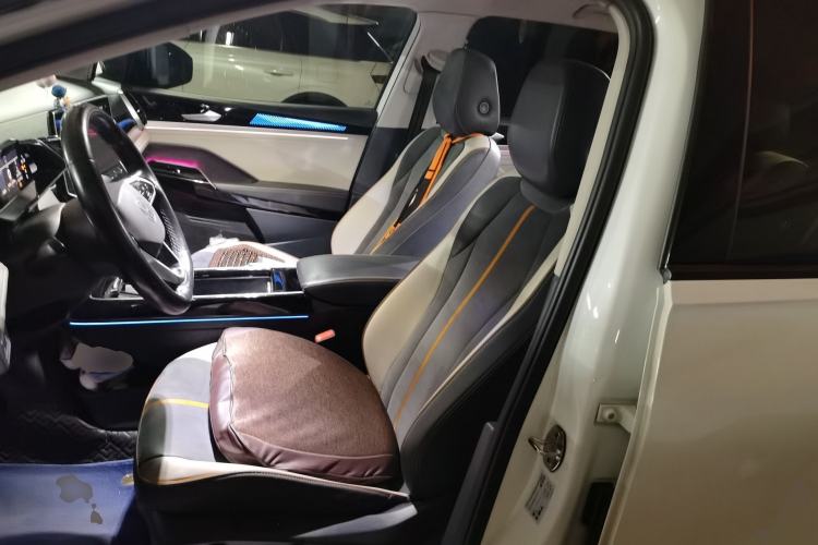 Used Volkswagen ID.6 CROZZ 2022 Long-Range Lite PRO Edition Left Front Seat