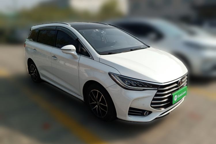 Used BYD Song MAX 2017 1.5T Automatic Smart Connect Prestige 7-Seater Front Right 45 Deg