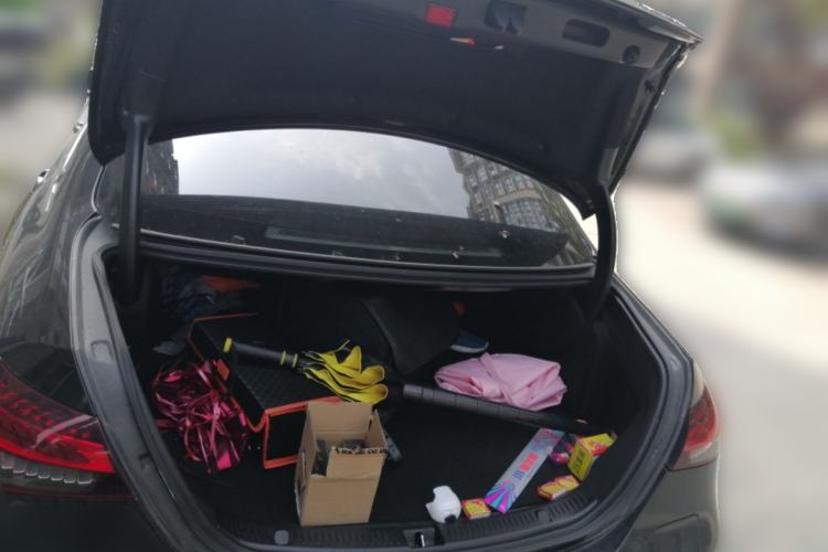 Used Mercedes-Benz E-Class New Energy 2022 Second Facelift E 350 e L Plug-in Hybrid Sedan Trunk