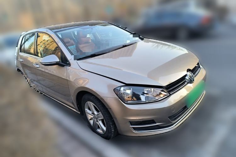 Used Volkswagen Golf 2016 1.6L Automatic Comfort Model Front Right 45 Deg