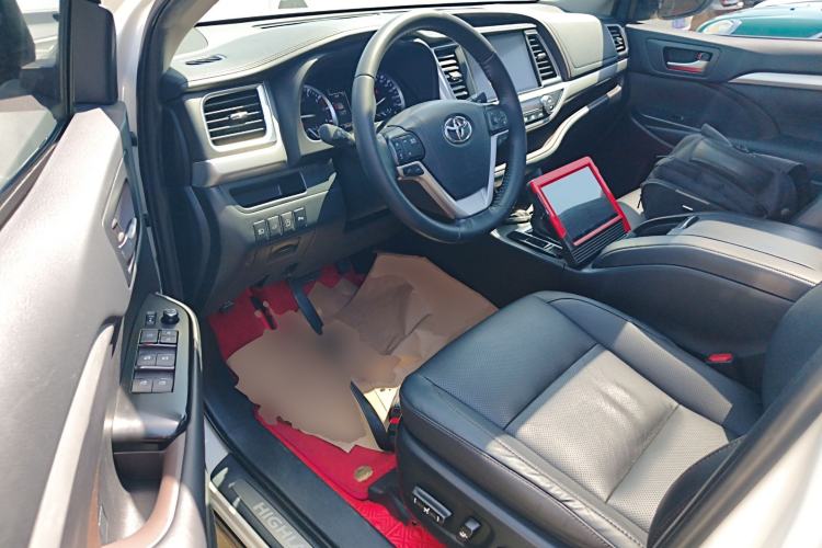 Used Toyota Highlander 2018 2.0T Four-Wheel Drive Prestige Version 7 Seats China VI Standard
