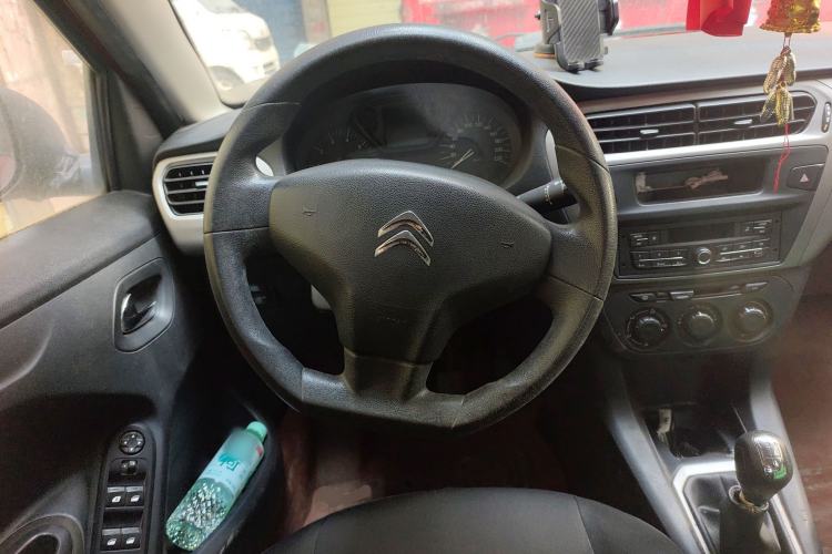 Used Citroen Elysee 2015 Zhishang Edition 1.6L Manual Fashion Model
