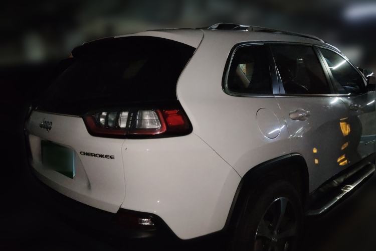 Used Jeep Cherokee 2020 2.0T Two-Wheel Drive Leading Edition
