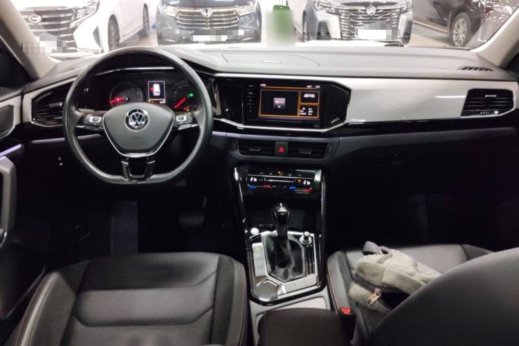 Used Volkswagen Tayron 2020 280TSI Two-Wheel Drive Luxury Connect Edition Center Console