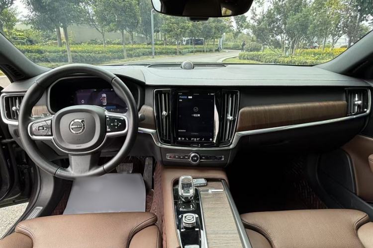 Used Volvo S90 2022 B5 Zhiyuan Luxury Edition
