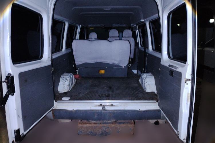 Used Ford Classic Transit 2013 2.8T Diesel Logistics Model with Short Wheelbase and Mid-Roof JX493ZLQ4