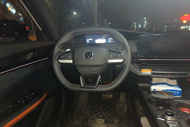 Used Changan UNI-V 2022 1.5T Prestige Version
