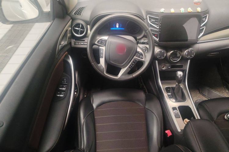 Used BYD Song 2017 Gaishe Upgrade Edition 1.5TID Automatic Comfort Model Steering Wheel