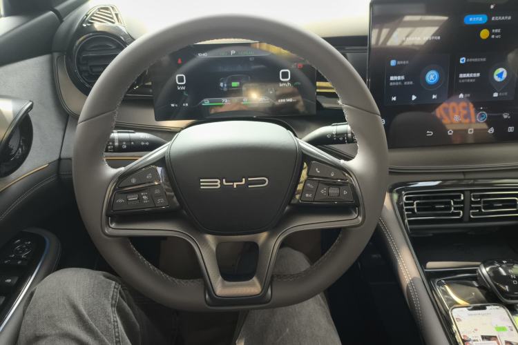 Used BYD Frigate 07 2023 DM-i 205KM Prestige Model Center Console