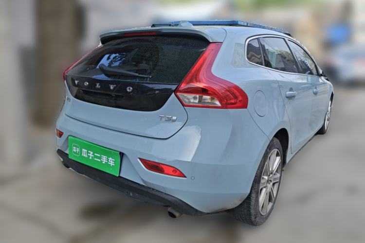 Used Volvo V40 2019 T3 Smart Luxury Edition Rear Right 45 Deg
