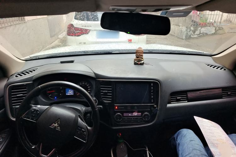 Used Mitsubishi Outlander 2018 2.0L Two-Wheel Drive Glory Edition 5 Seats
