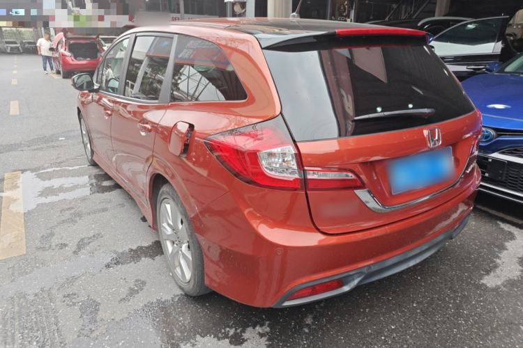 Used Honda Jade 2013 1.8L automatic Comfort version 5 seats Exterior 2