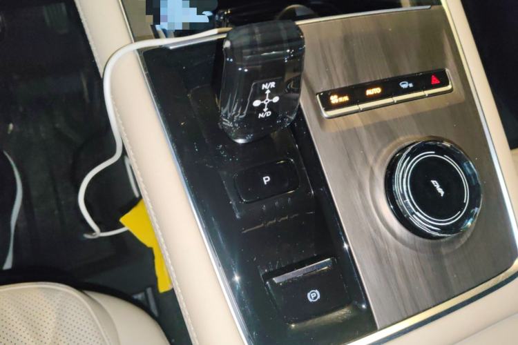 Used Geely Auto Monjaro L 2025 Dongfang Yao 2.0TD Automatic Lanxing Edition Gear Lever