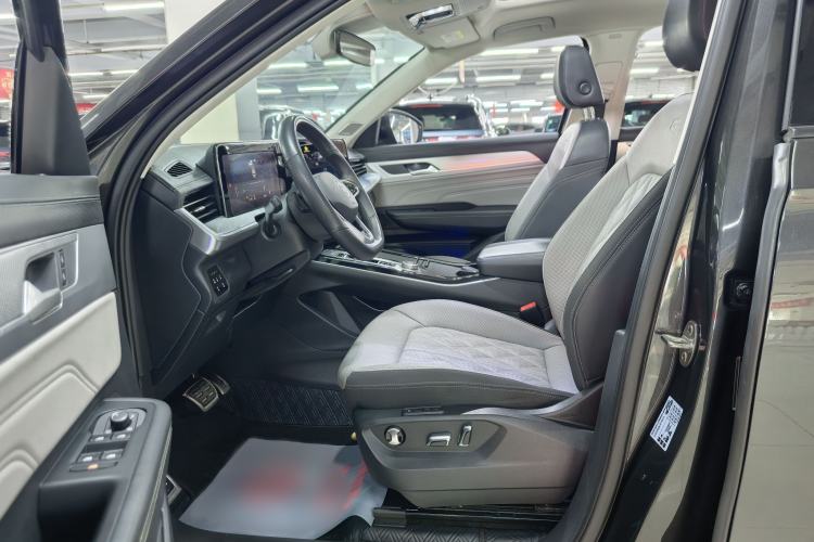 Used Volkswagen Tavendor 2023 380TSI Four-Wheel Drive R-Line First Edition Interior 1