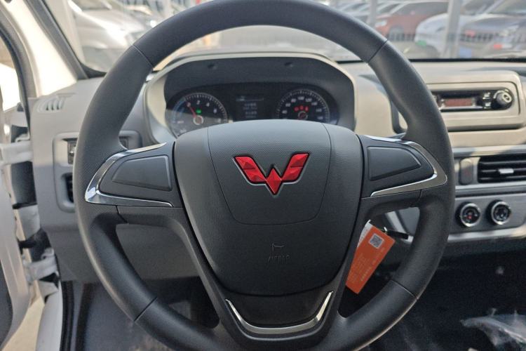 Used Wuling Yangguang 2025 Model 400km Bus Edition—Comfort Edition