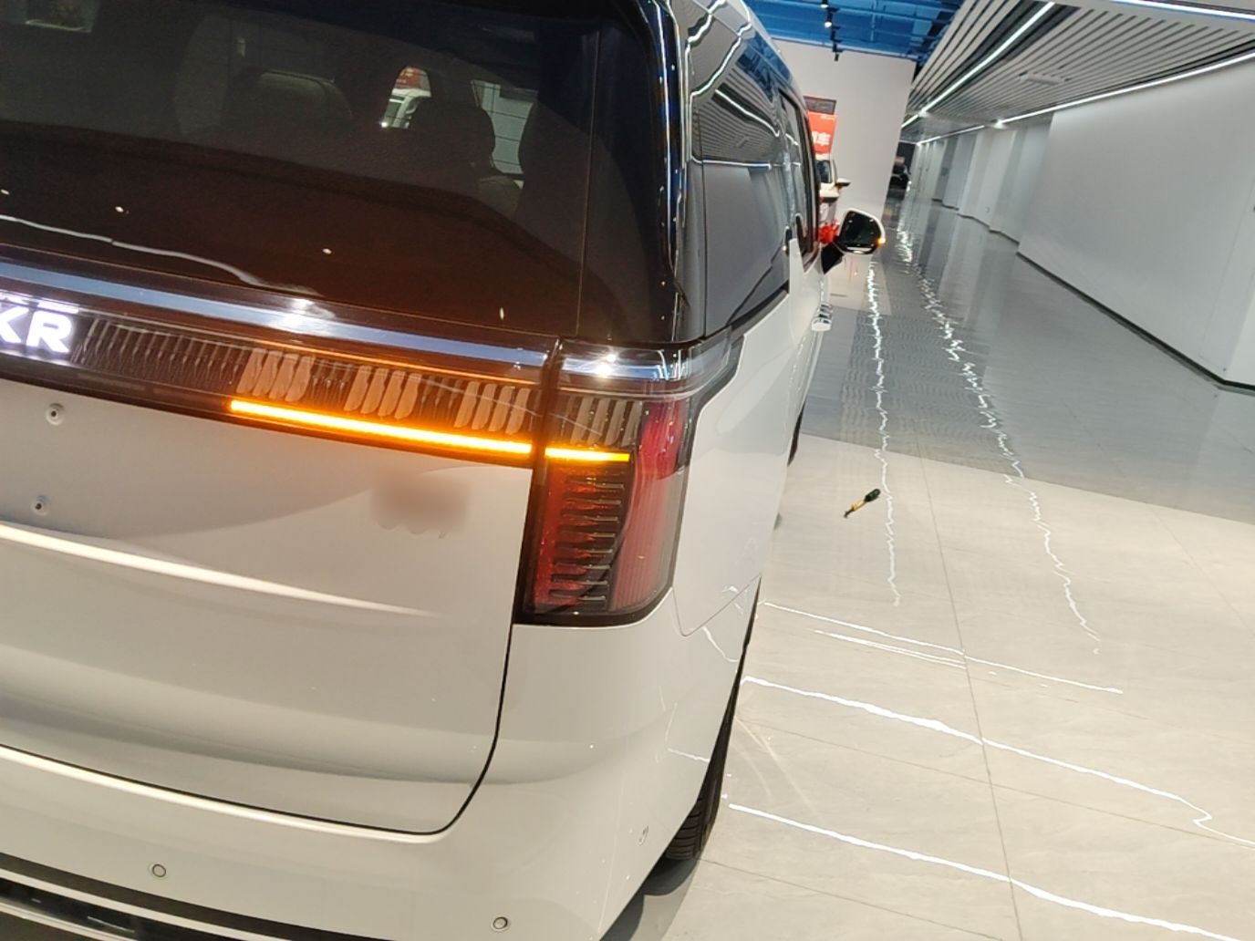Zeekr 009 2024 Six-Seat Executive Version 4WD 108 kWh — снимка 9