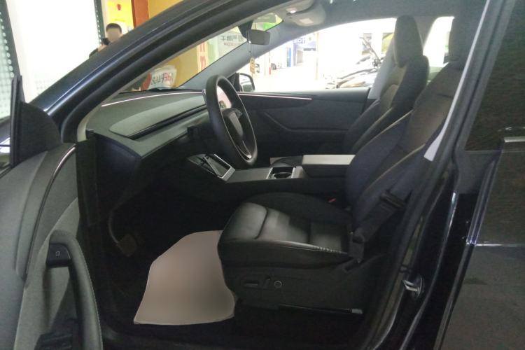 Used Tesla Model Y 2025 Rear-Wheel-Drive Version