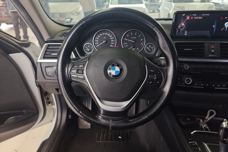 Used BMW 3 Series 2016 320Li Ambition Model
