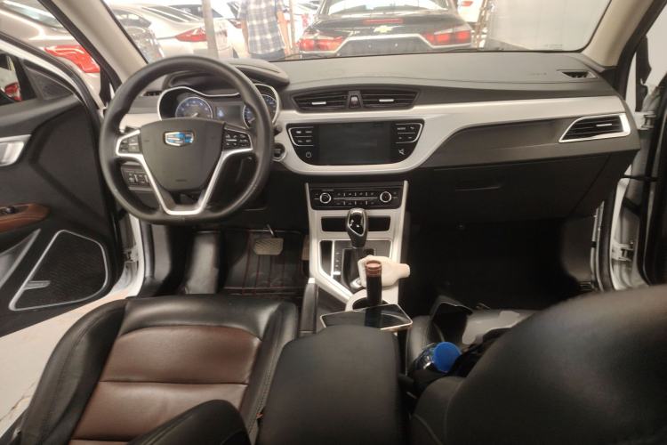 Used Geely Auto Vision 2018 1.5L Automatic Happiness Edition Center Console
