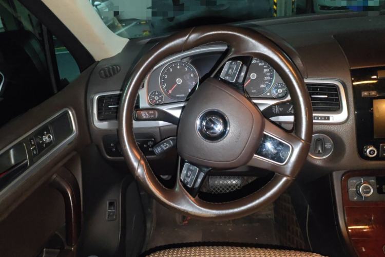 Used Volkswagen Touareg 2015 3.0 TSI Standard Model
