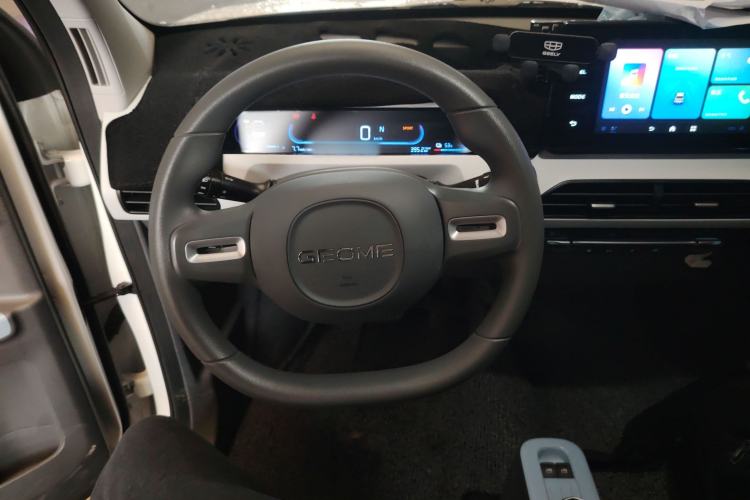Used Geely Galaxy Panda 2024 Panda Mini 200km Longteng PRO Edition Steering Wheel