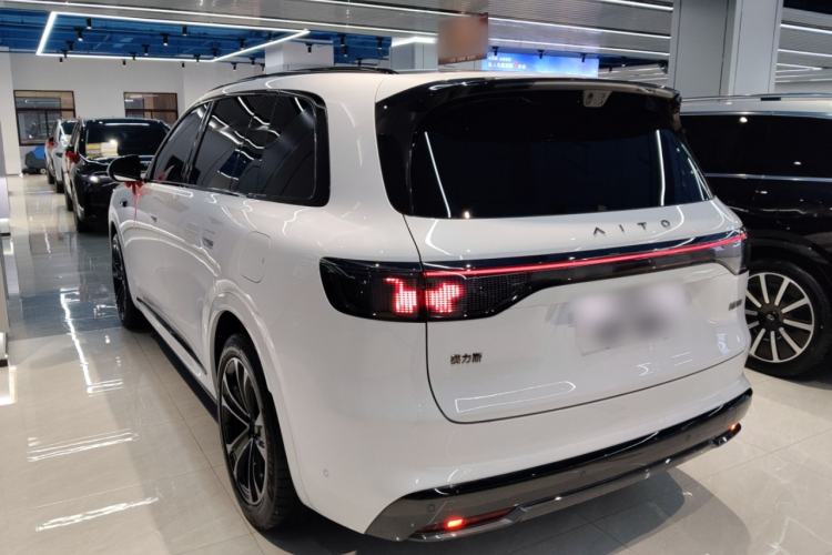 Used Hima AITO M8 2025 Extended-Range Ultra Version 53.4 kWh 6-Seater Edition
