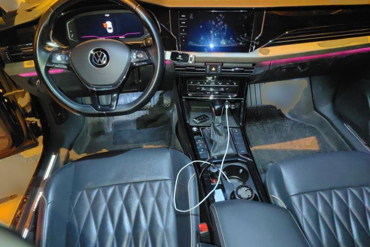 Used Volkswagen Passat 2020 Revised Version 330TSI Luxury Edition China VI Standard