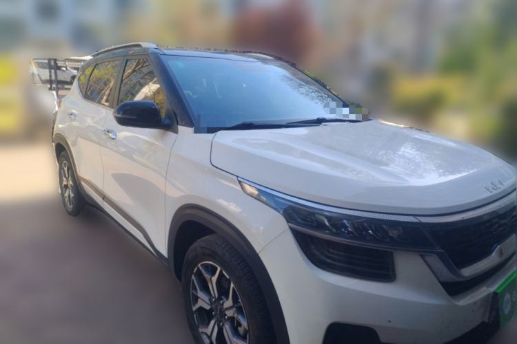 Used Kia KX3 2021 1.5L CVT Trend Edition Front Right 45 Deg