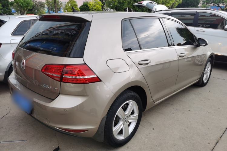 Used Volkswagen Golf 2014 1.4TSI Automatic Luxury Model Rear Right 45 Deg