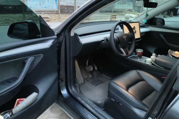 Used Tesla Model Y 2024 Long-Range All-Wheel-Drive Version
