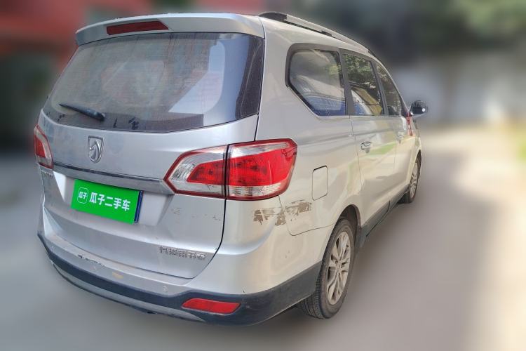Used Baojun 730 2014 1.5L manual luxury trim 7 seats
