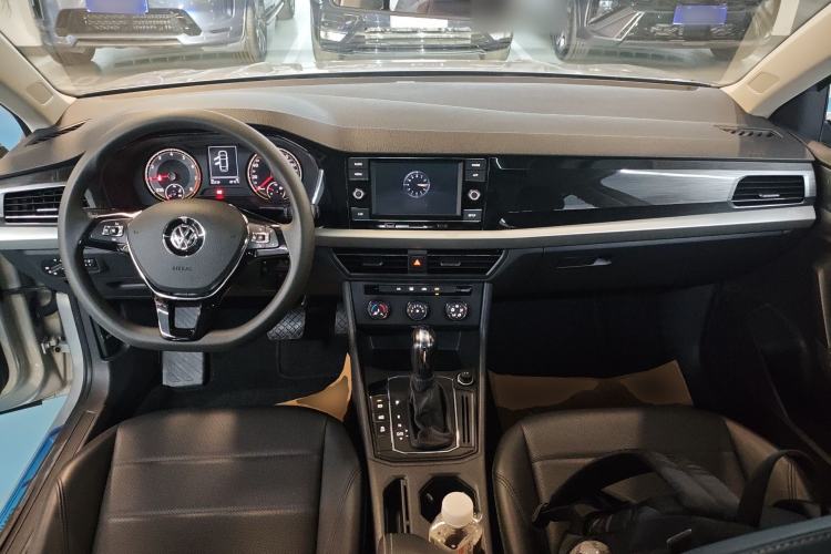 Used Volkswagen Lavida 2019 1.5L Automatic Comfort Edition China VI Standard Center Console