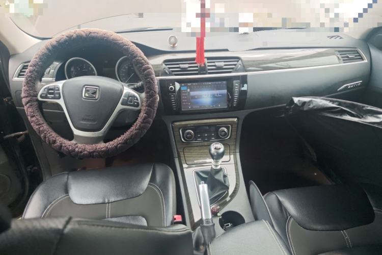 Used Zotye T600 2014 1.5T Manual Luxury Model Center Console