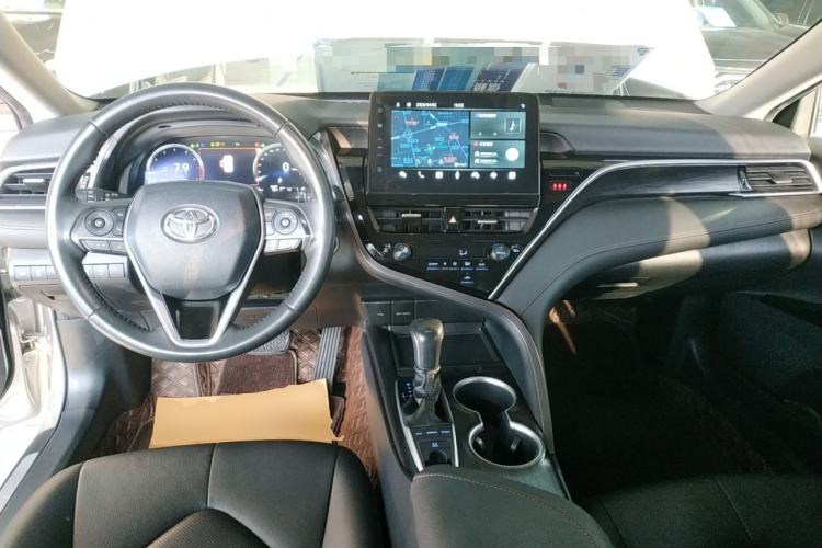 Used Toyota Camry 2021 2.5G Luxury Edition Center Console