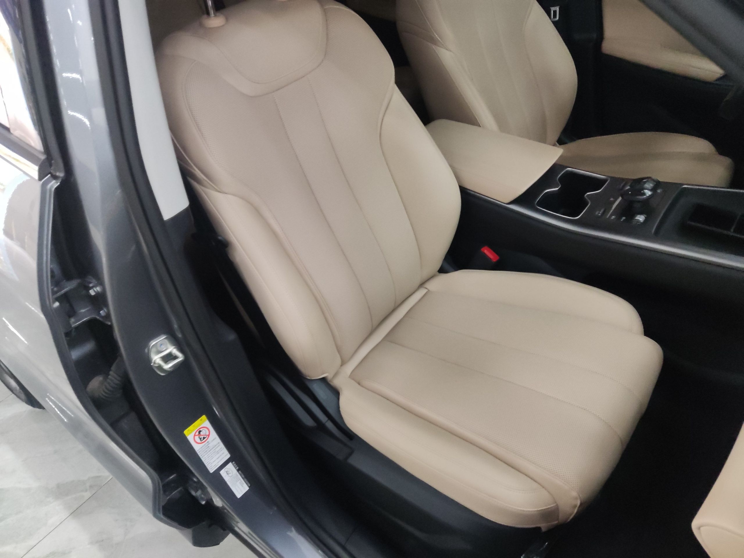 BYD Song Pro New Energy 2025 Second-Generation DM-i 75KM Leading Edition — снимка 19