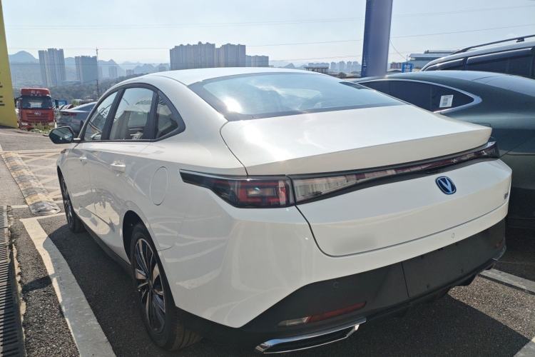 Used CHANGAN Eado PHEV 2025 Smart New Blue Whale 145KM High-Energy Edition
