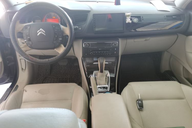 Used Citroen C5 2014 2.0L Automatic Zunyue Model Center Console