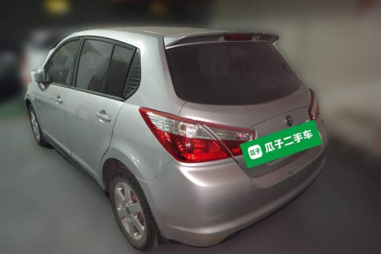 Used Venucia R50 2013 1.6L Manual Fashion Edition
