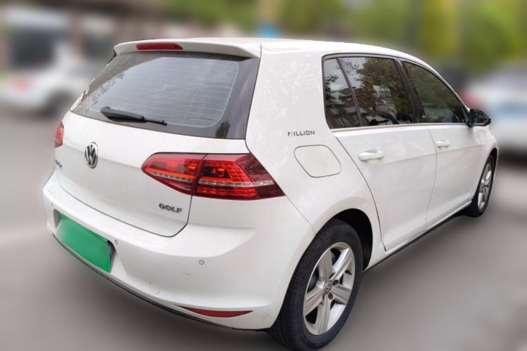 Used Volkswagen Golf 2017 1.6L Automatic Comfort Million-Vehicle Anniversary Edition
