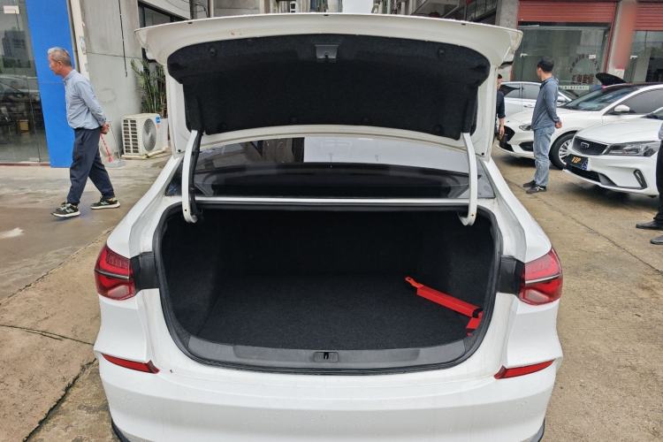 Used Chevrolet Monza 2020 Light Hybrid RS 330T Automatic Comfort Edition Trunk