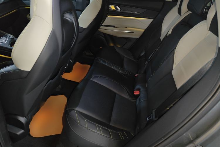 Used Lynk & Co 05 2020 2.0TD Two-Wheel Drive Shine Halo
